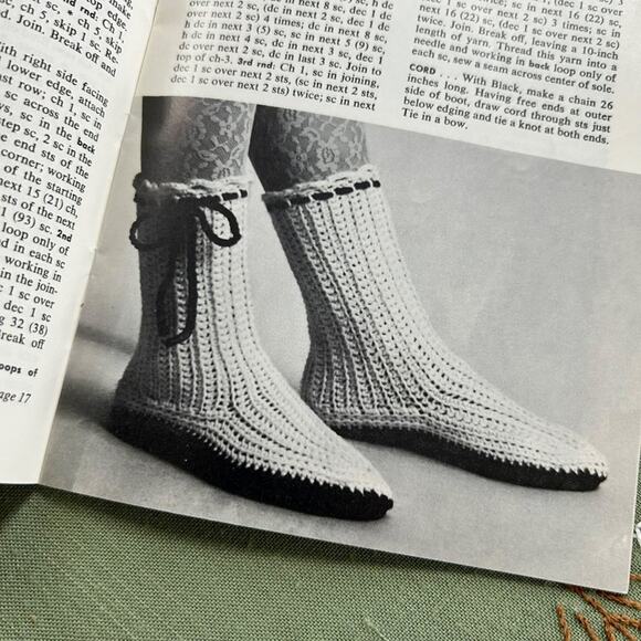 Vintage 1960s Knitting Pattern Book - Teen Fashion Sweaters & Accessories - Picture 4 of 14